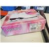 Image 8 : AS NEW SIZE 7 FIGURE SKATES AND 2 BATS