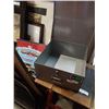 Image 8 : METAL BOX, HOSES, FAUCET KNOBS, SINK AND STORAGE TUBE