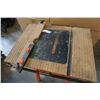 Image 8 : WORKMATE FOLDING SHOP TABLE WITH POWER