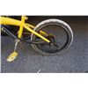 Image 2 : YELLOW NO BRAND BIKE