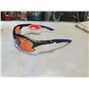 Image 8 : NEW RYDERS GREY AND BLUE R136 RTX SUNGLASSES WITH INTERCHANGEABLE LENSES AND CASE - RETAIL $59