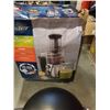 Image 2 : OSTER JUICER WITH PITCHER WORKING
