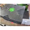 Image 2 : TOTE OF 4 ORIGINAL XBOX CONSOLES AND REMOTE