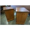 Image 8 : PAIR OF PINE 3 DRAWER NIGHTSTANDS