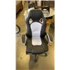 Image 2 : BRAND NEW BLACK AND WHITE GAMING CHAIR