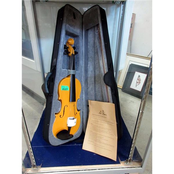 New Le' Var 4/4 Violin with Bow and Case