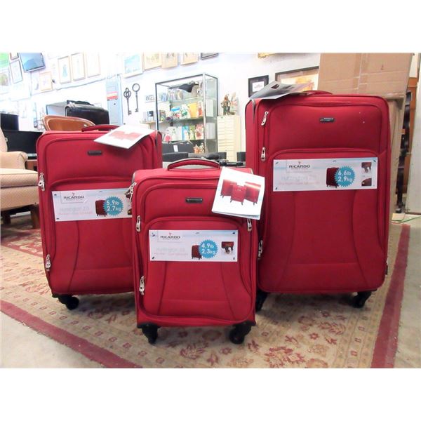 New Ricardo Red 3 Piece Light Weight Luggage Set