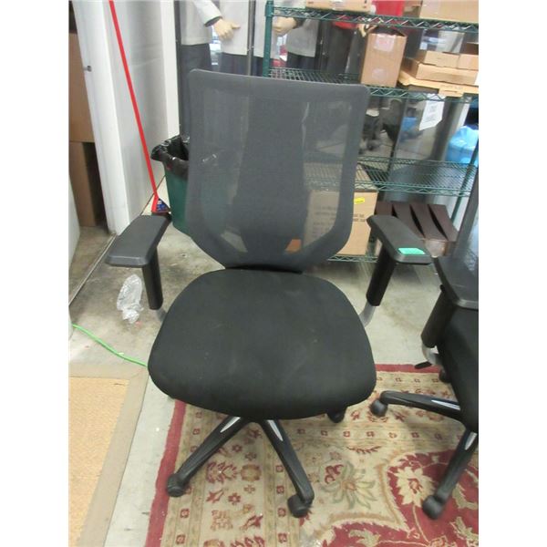 New Mesh Back Office Chair with Lumbar Support