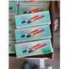 Image 1 : 4 Dozen New 3/4" Utility Paintbrushes