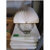 Image 1 : 6 Small Oval Mirrors & 4 LED Book Table Lamps