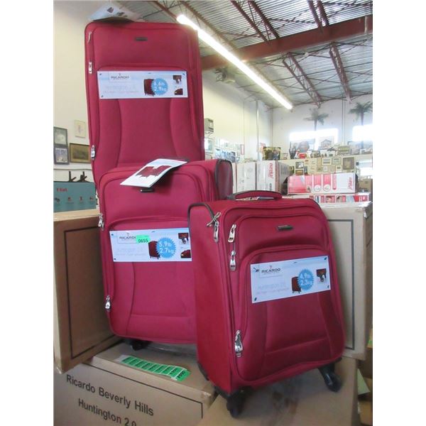 New Ricardo Red 3 Piece Light Weight Luggage Set