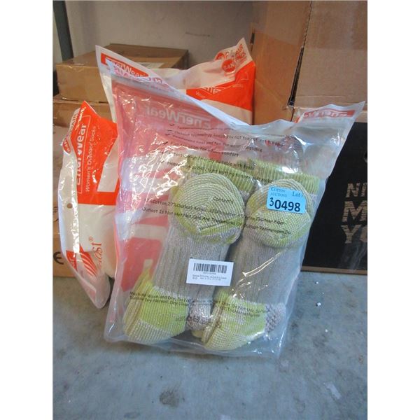 3 New Bags of 6 Pairs of Women's Outdoor Socks