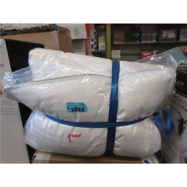 2 Packages of 2 New Plush Queen Size Pillows