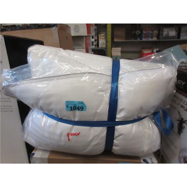 2 Packages of 2 New Plush Queen Size Pillows