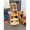 Image 1 : Corner shelf