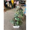 Image 1 : Artificial plant
