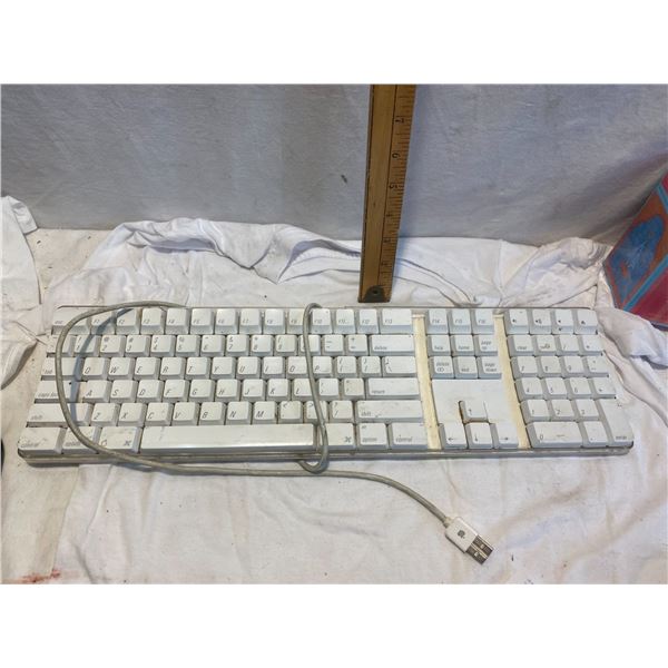 Apple keyboard