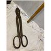 Image 1 : Large scissors