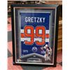 Image 1 : FRAMED WAYNE GRETZKY BANNER LIMITED EDITION 20/99