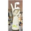 Image 1 : LIFESIZE "PEACE" SALUTE HAND STATUE HIPPIE ERA 4