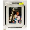 Image 1 : FRAMED WAYNE GRETZKY STANLEY CUP PHOTO