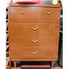 Image 1 : VINTAGE MCM 4 DRAWER DRESSER