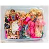 Image 3 : VINTAGE BARBIE CASE WITH BIN OF BARBIES & CLOTHES