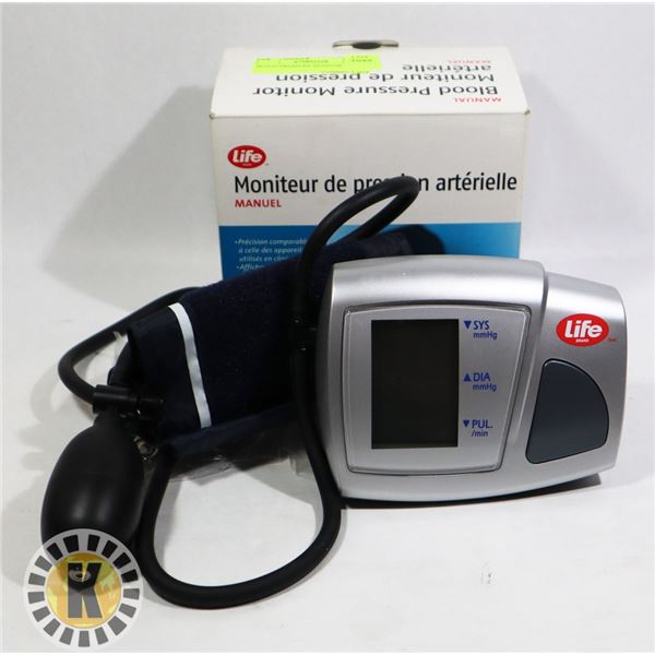 BLOOD PRESSURE MONITOR