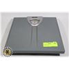 Image 1 : WEIGHT SCALE
