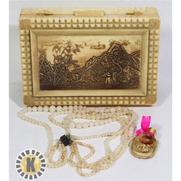 VINTAGE PEARL JEWELRY IN IVORY BOX