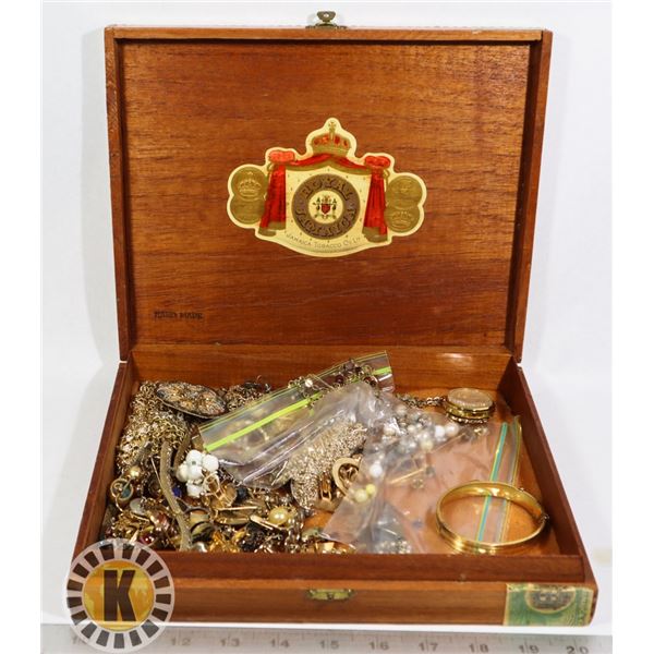 CIGAR BOX OF ESTATE JEWELRY ITEMS