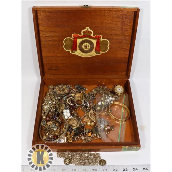 ESTATE BOX OF ASSORTED JEWELRY