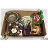 Image 1 : ESTATE BOX OF CHRISTMAS DECORATIONS