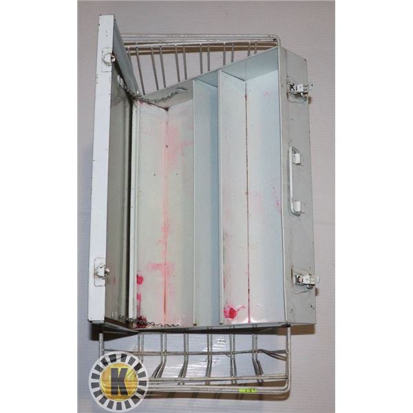 2 METAL BASKETS AND 1 METAL STORAGE CASE