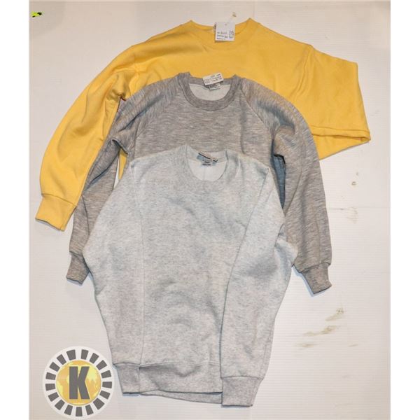 3 YOUTH MEDIUM SWEAT SHIRT