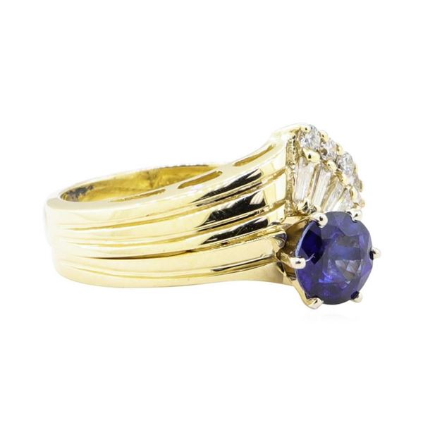 1.54 ctw Sapphire and Diamond Ring - 14KT Yellow Gold