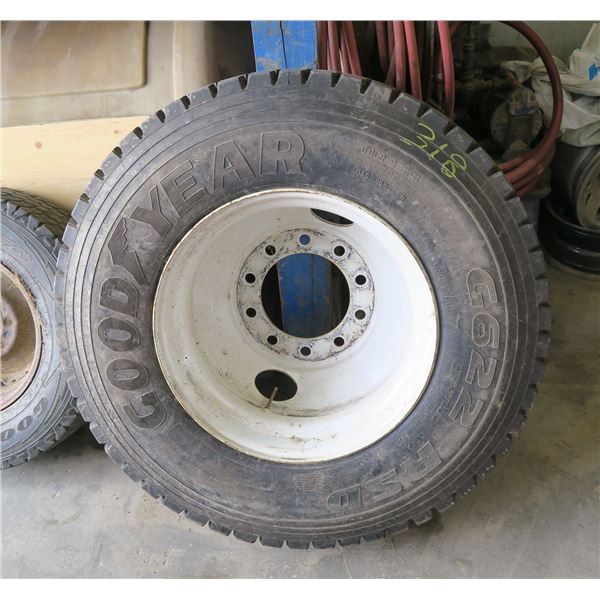 22.5 semi drive tire & rim