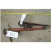 Image 1 : 2 pipe wrenches