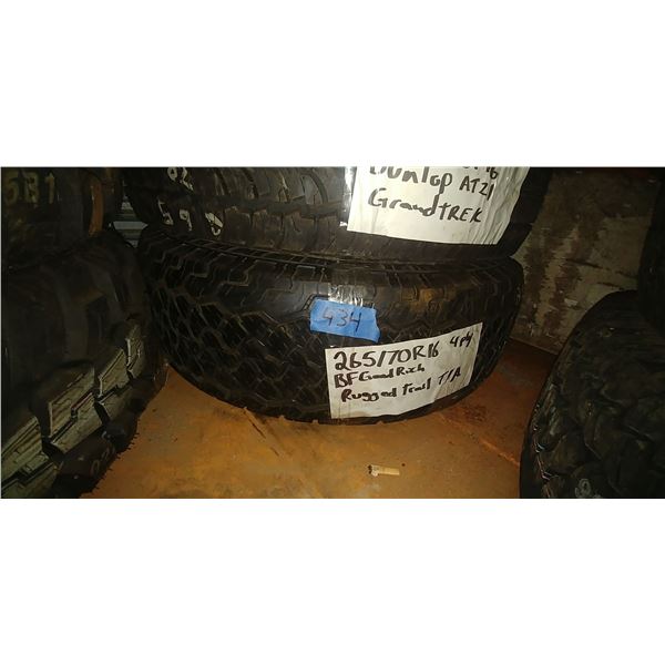 (1) BF GOODRICH 265/70R16