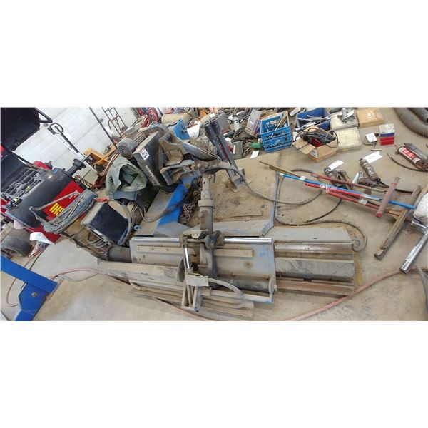 HOFMAN MONTY 4400R TIRE CHANGER FOR LARGE LOADER AND TRACTOR TIRES