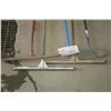 Image 2 : floor squeegee, broom, etc