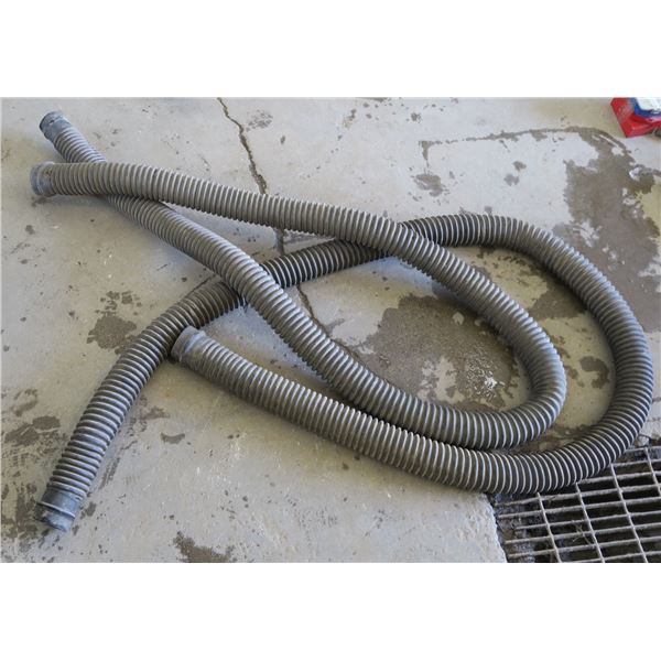 2 exhaust hoses