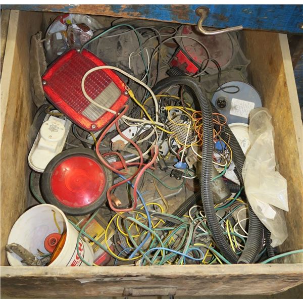 lot of trailer lights & wiring