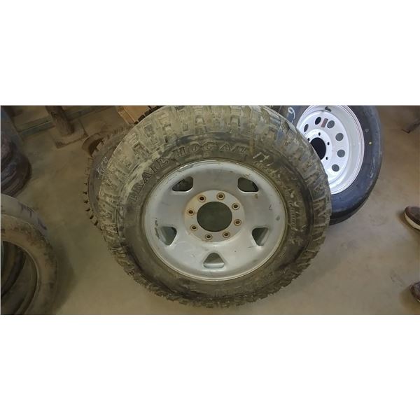 trailer tire & rim 8 bolt LT245/75/17