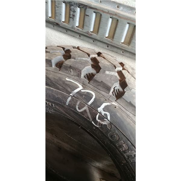 (1) CONTINENTAL 245/70R19