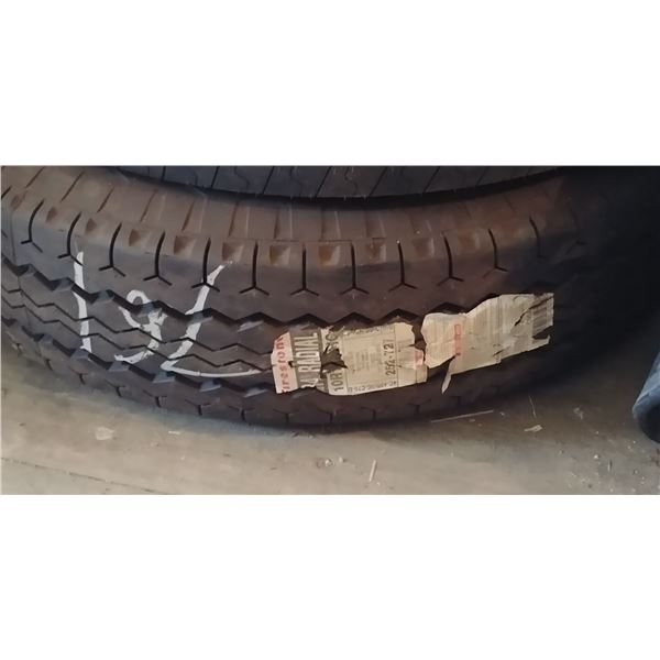 (1) FIRESTONE 10R17.5HC
