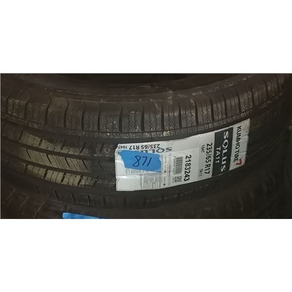 (1) KUMHO SOLUS 235/65R17