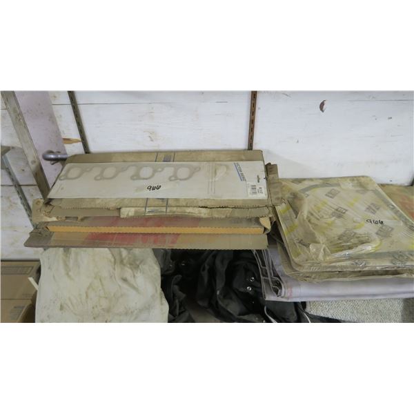 lot of assorted gaskets