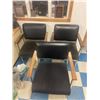 Image 1 : 3 office sitting chairs