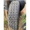 Image 2 : 1 tire radial 10R/20 Michelin